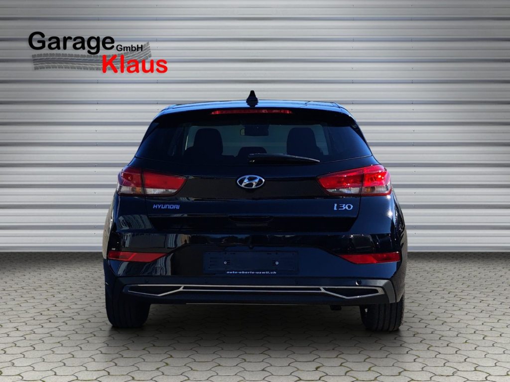 HYUNDAI i30 1.5 T-GDi Amplia 48V MH DCT, Mild-Hybrid Petrol/Electric, Second hand / Used, Automatic - 5
