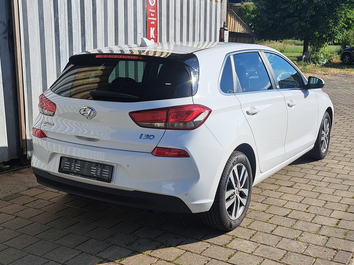 HYUNDAI i30 1.6 CRDi GO Plus DCT, Diesel, Second hand / Used, Automatic - 3