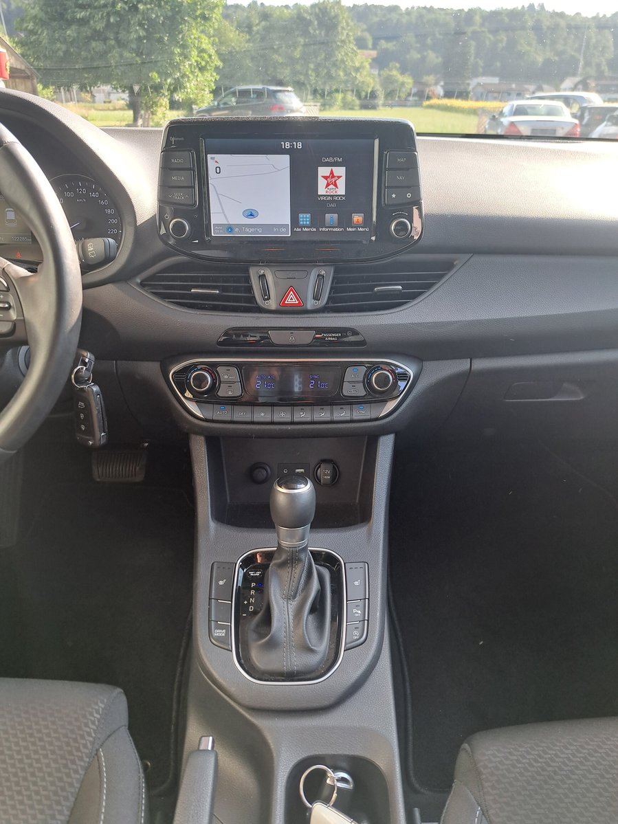 HYUNDAI i30 1.6 CRDi GO Plus DCT, Diesel, Second hand / Used, Automatic - 4