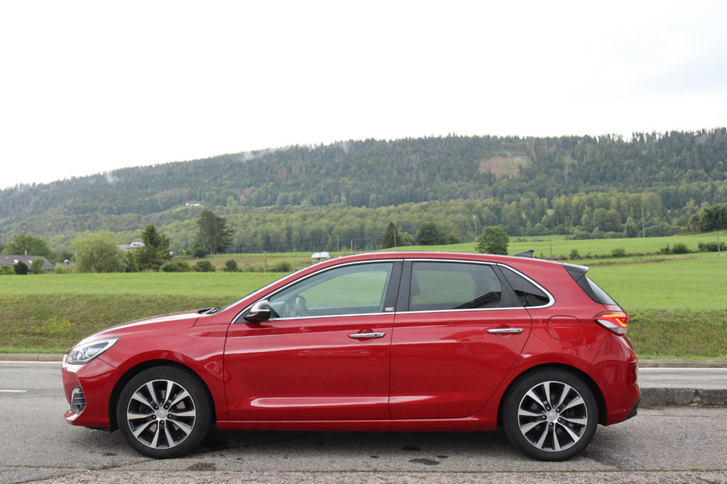 HYUNDAI i30 1.4 T-GDi Vertex, Essence, Occasion / Utilisé, Manuelle - 4