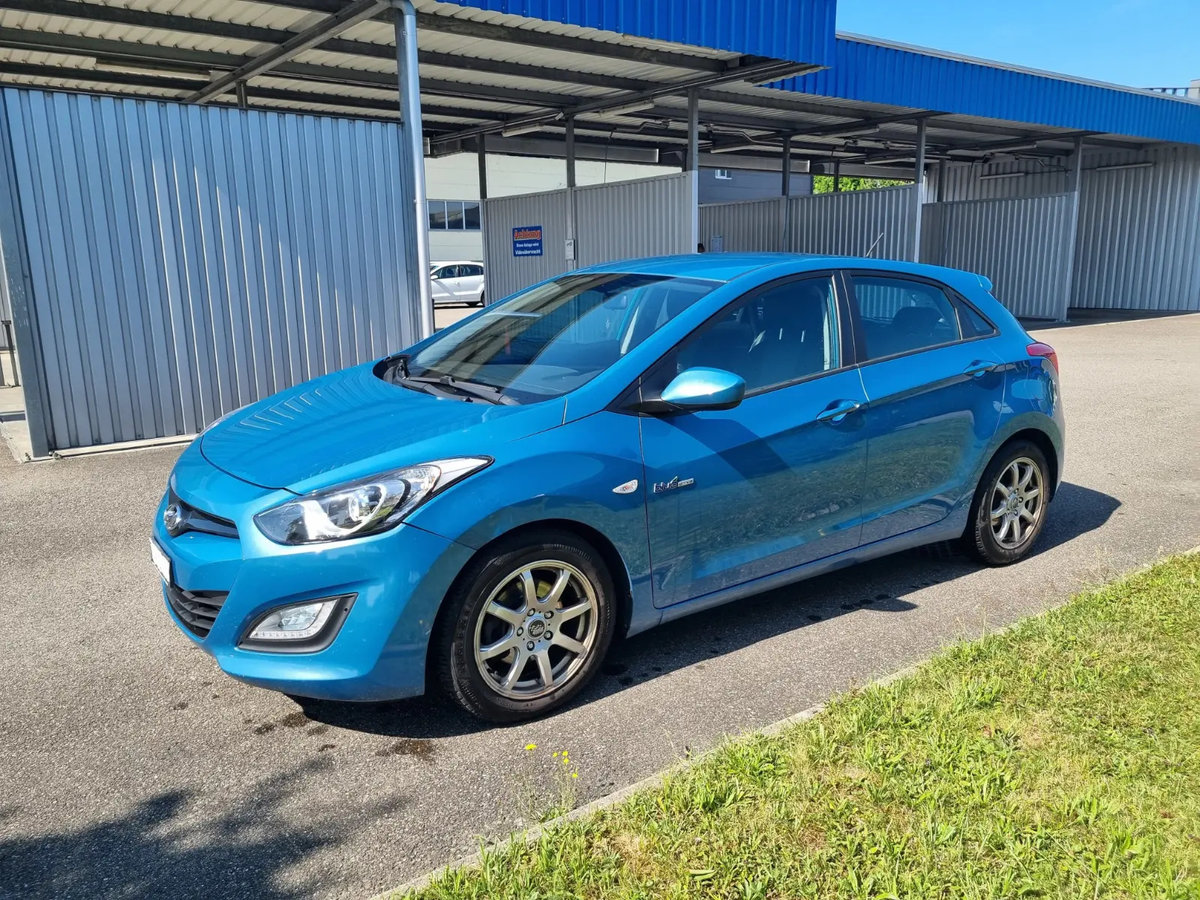 HYUNDAI i30 1.4 Comfort, Essence, Occasion / Utilisé, Manuelle - 2
