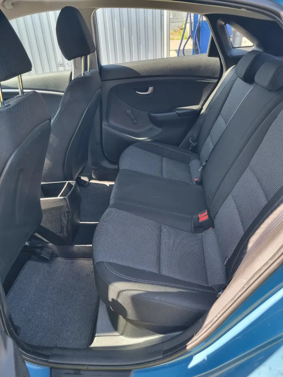 HYUNDAI i30 1.4 Comfort, Essence, Occasion / Utilisé, Manuelle - 6