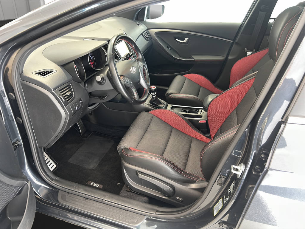 HYUNDAI i30 1.6 Turbo Vertex, Essence, Occasion / Utilisé, Manuelle - 4