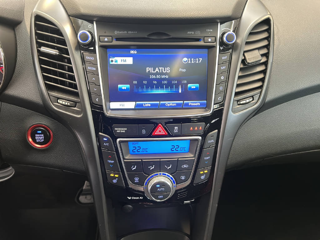 HYUNDAI i30 1.6 Turbo Vertex, Essence, Occasion / Utilisé, Manuelle - 6