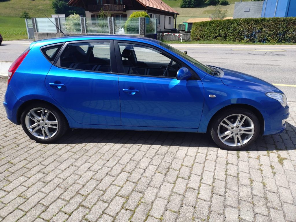 HYUNDAI I30 2.0 Premium, Essence, Occasion / Utilisé, Automatique - 3
