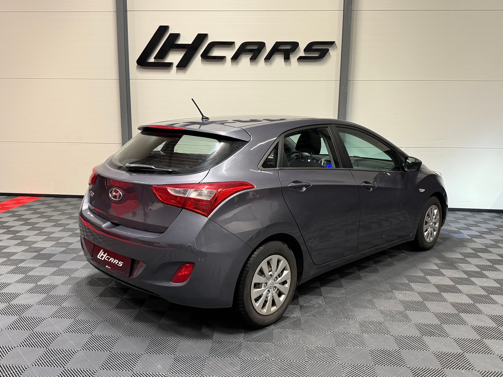 HYUNDAI i30 1.4 Pica, Benzin, Occasion / Gebraucht, Handschaltung - 4