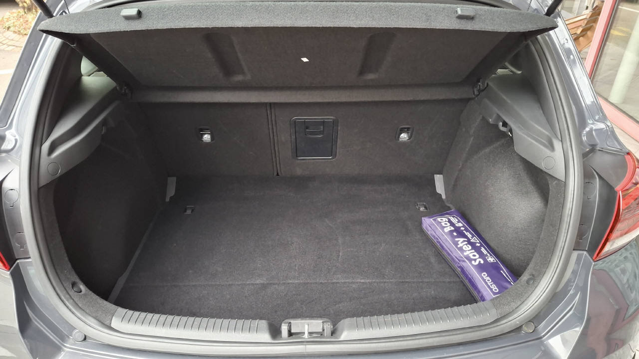 HYUNDAI i30 1.5 T-GDi N-Line, Mild-Hybrid Benzin/Elektro, Occasion / Gebraucht, Automatik - 6