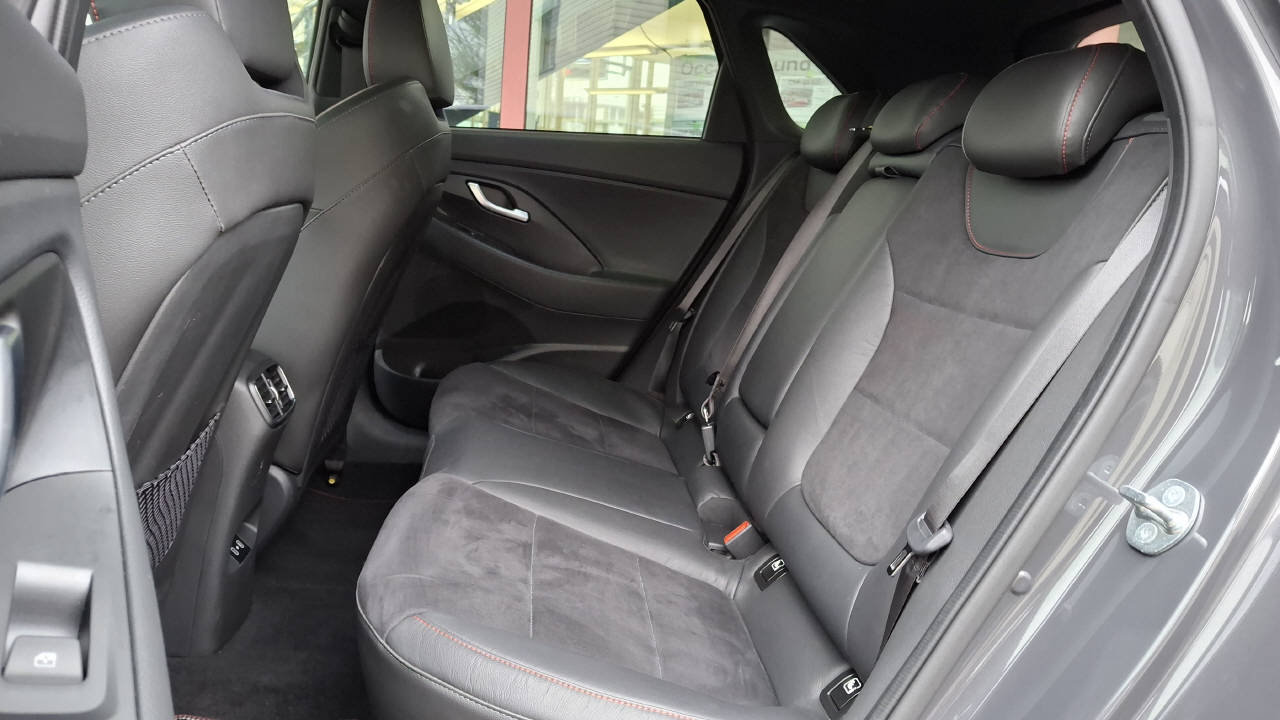 HYUNDAI i30 1.5 T-GDi N-Line, Mild-Hybrid Benzin/Elektro, Occasion / Gebraucht, Automatik - 7