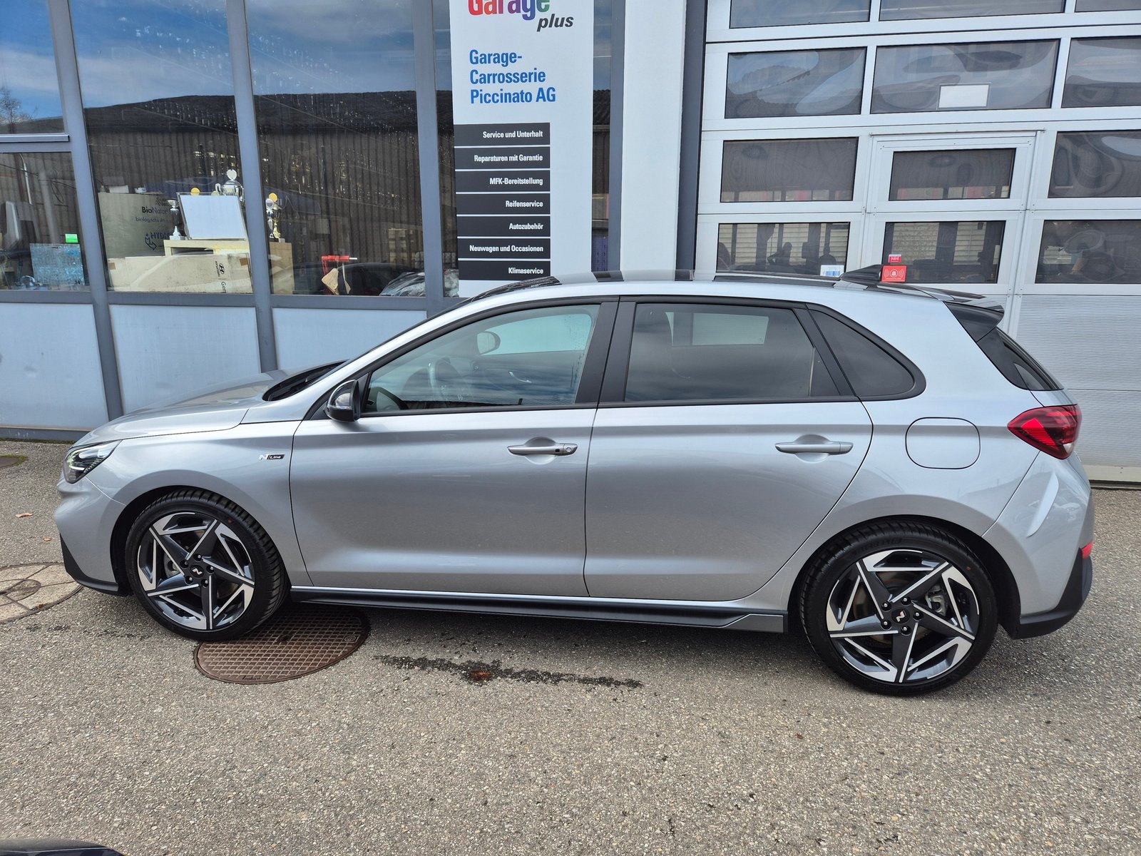 HYUNDAI i30 1.5 T-GDi N Line 48V MH DCT, Mild-Hybrid Petrol/Electric, Second hand / Used, Automatic - 2