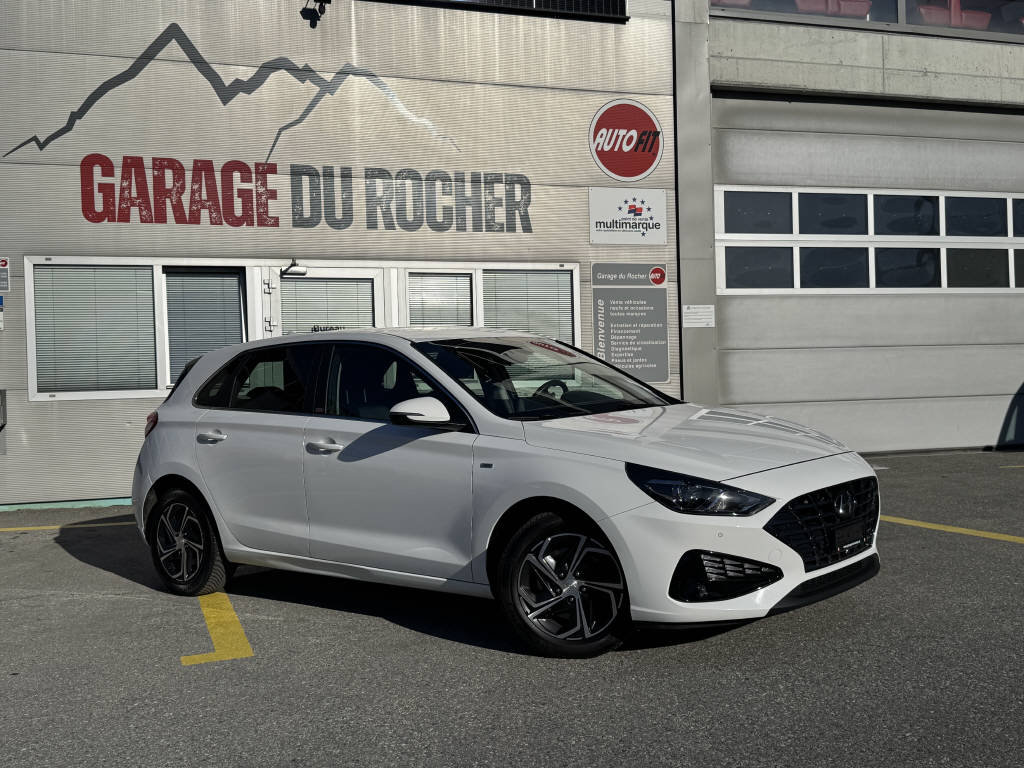 HYUNDAI i30 1.5 T-GDi Amplia, Mild-Hybrid Petrol/Electric, Second hand / Used, Automatic - 2