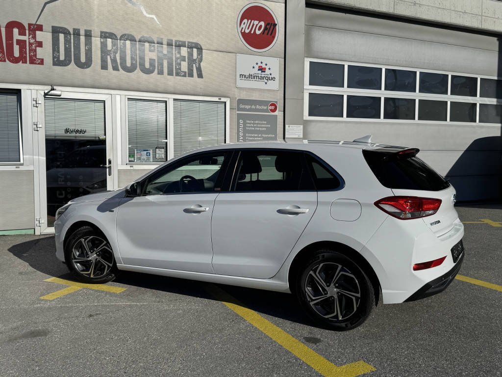 HYUNDAI i30 1.5 T-GDi Amplia, Mild-Hybrid Petrol/Electric, Second hand / Used, Automatic - 4