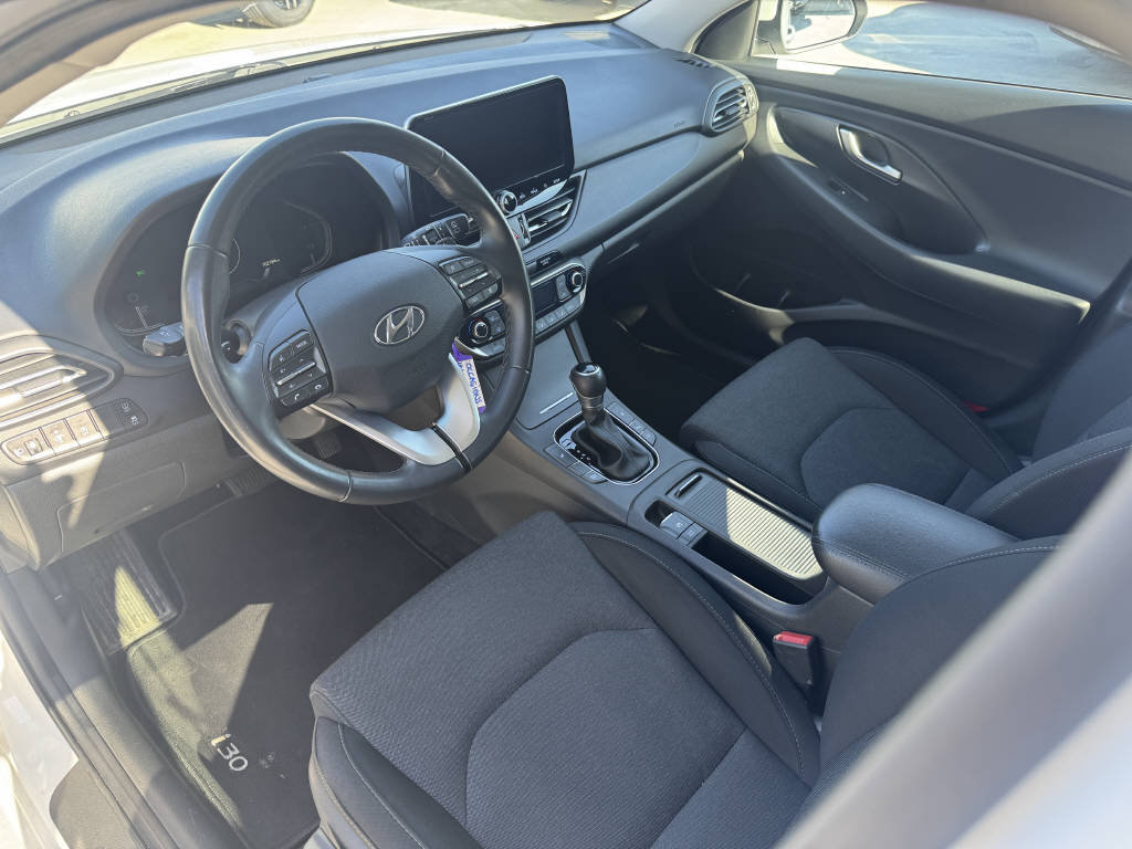 HYUNDAI i30 1.5 T-GDi Amplia, Mild-Hybrid Petrol/Electric, Second hand / Used, Automatic - 7