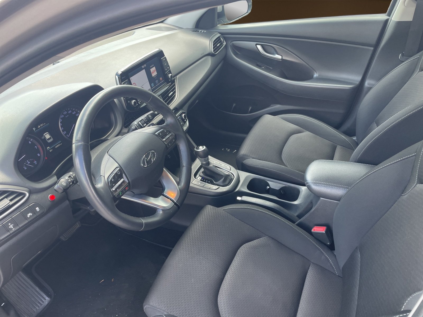 HYUNDAI i30 1.4 T-GDi Launch, Essence, Occasion / Utilisé, Automatique - 6