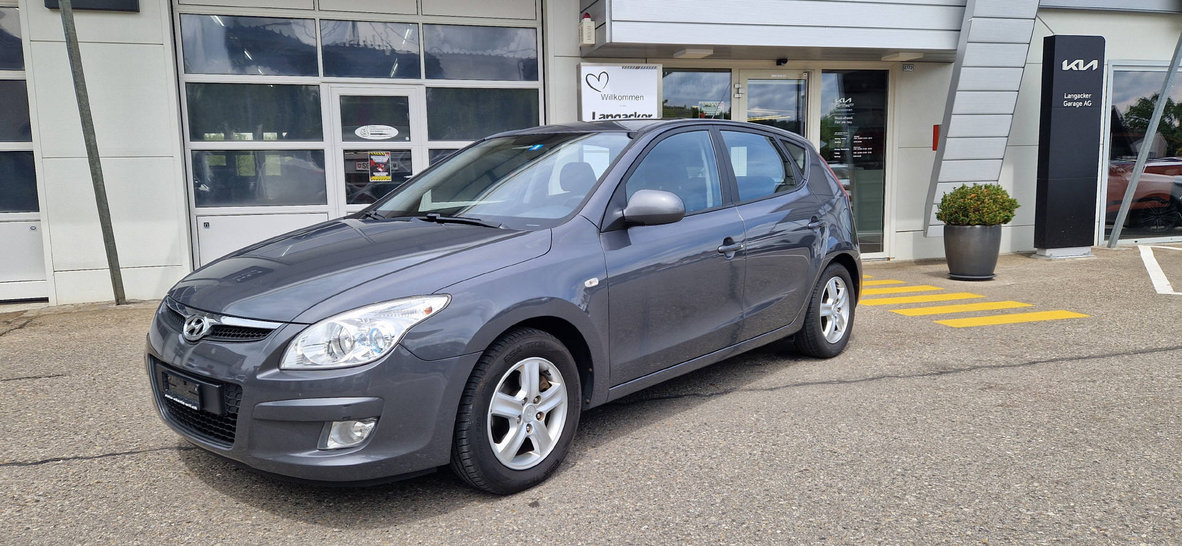 HYUNDAI i30 1.6 CRDi Style, Diesel, Occasion / Gebraucht, Handschaltung - 2