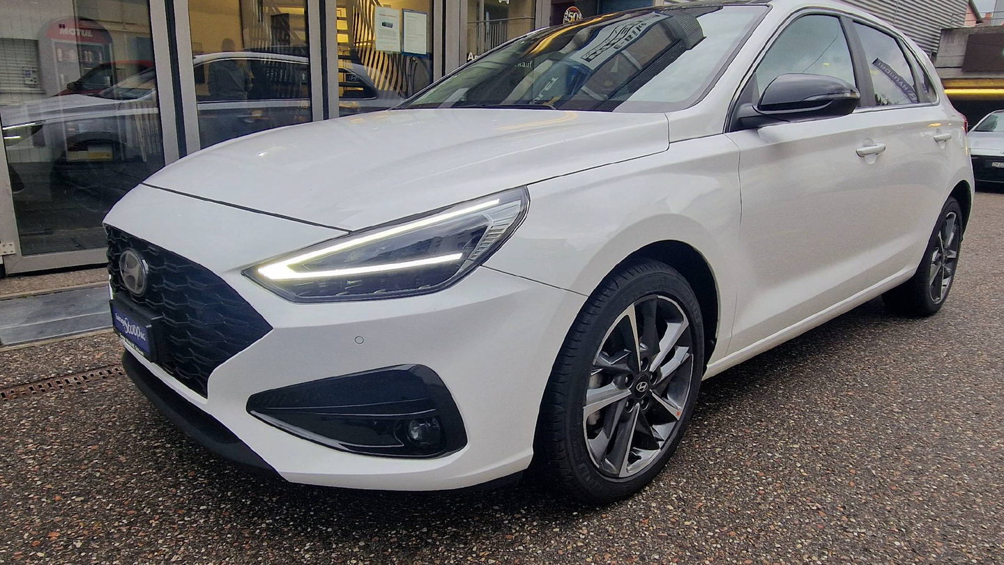 HYUNDAI i30 1.5 T-GDi Vertex, Mild-Hybrid Benzin/Elektro, Occasion / Gebraucht, Automatik