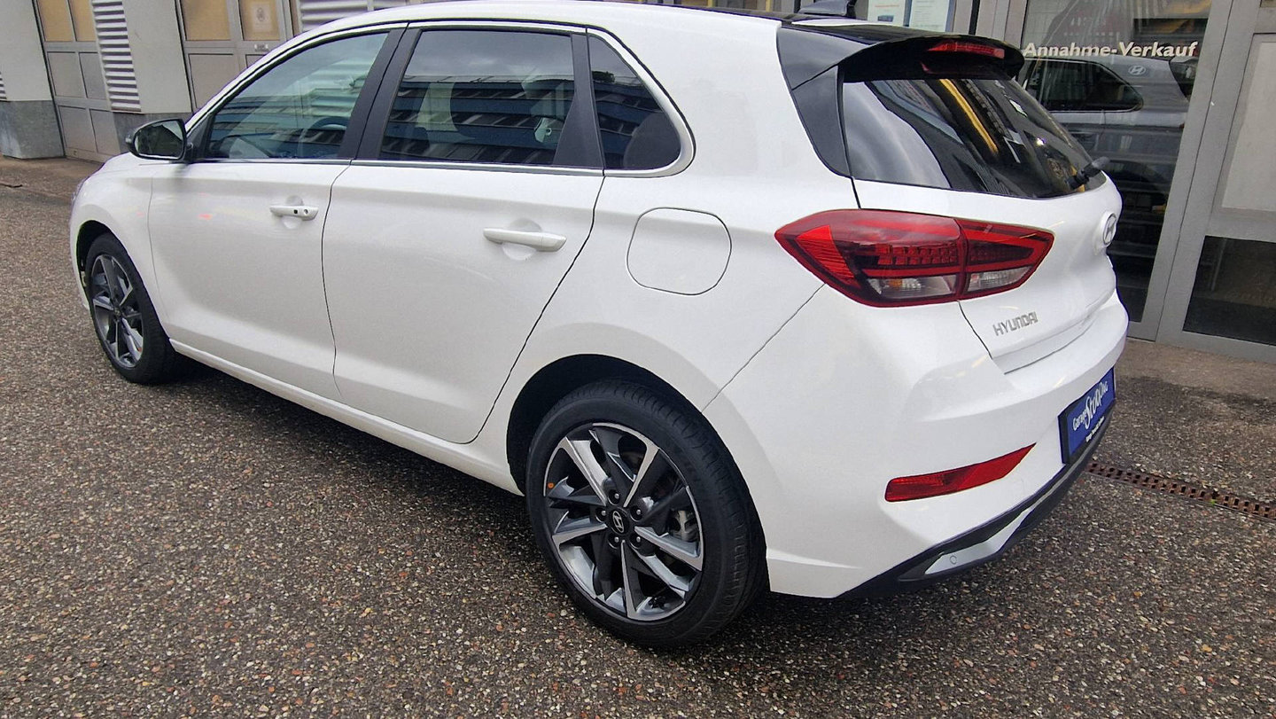 HYUNDAI i30 1.5 T-GDi Vertex, Mild-Hybrid Benzin/Elektro, Occasion / Gebraucht, Automatik - 3
