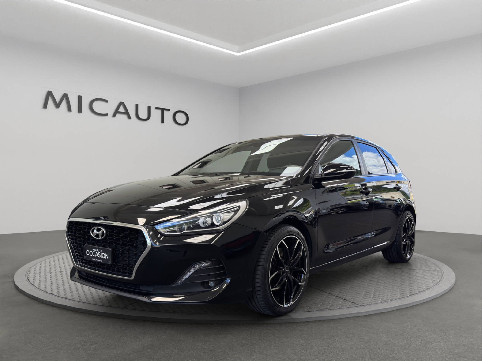 HYUNDAI i30 1.4 T-GDi Amplia, Petrol, Second hand / Used, Automatic - 4