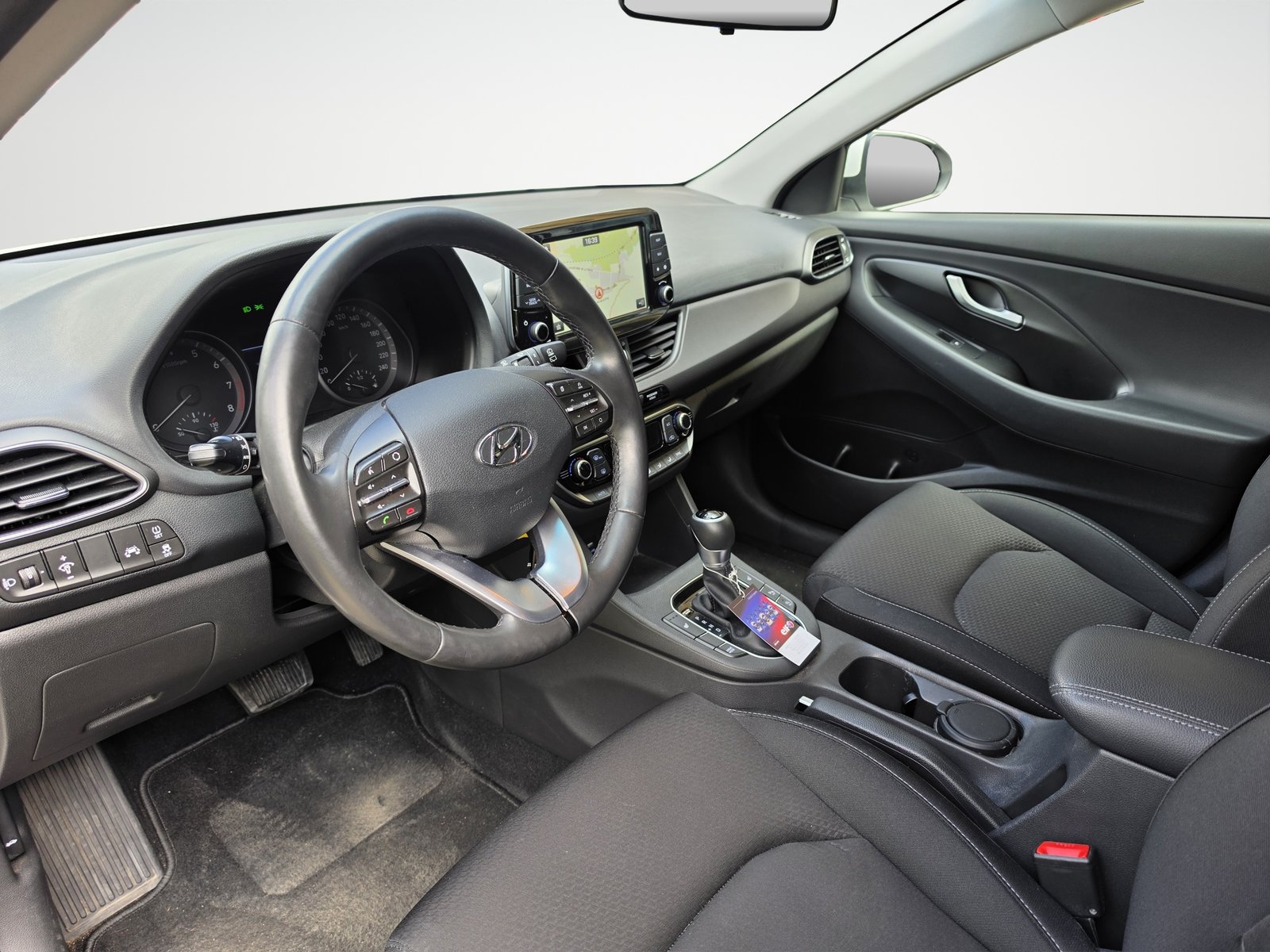 HYUNDAI i30 1.4 T-GDI Amplia DCT, Petrol, Second hand / Used, Automatic - 7
