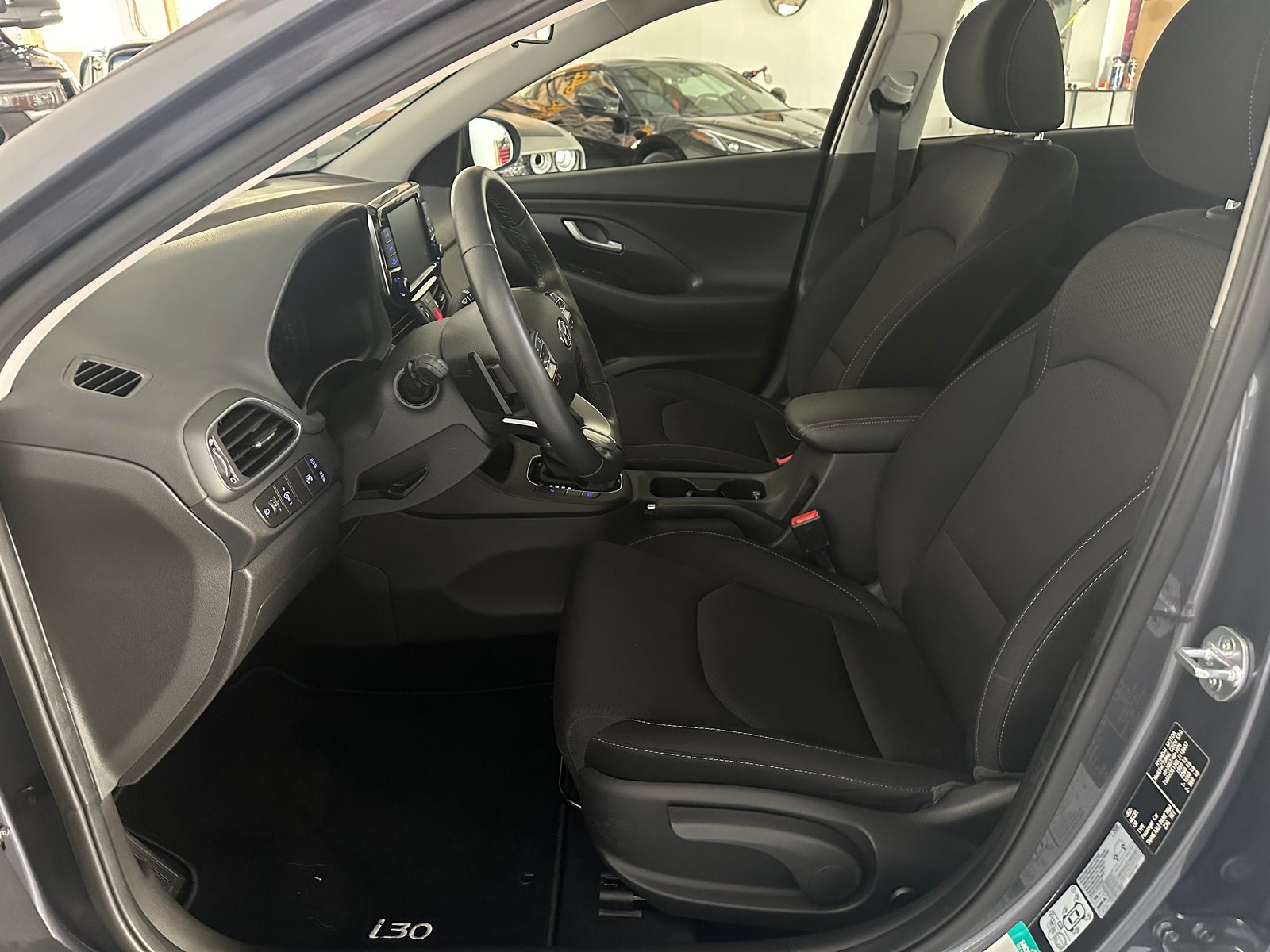 HYUNDAI i30 1.4 T-GDI Amplia DCT, Petrol, Second hand / Used, Automatic - 4