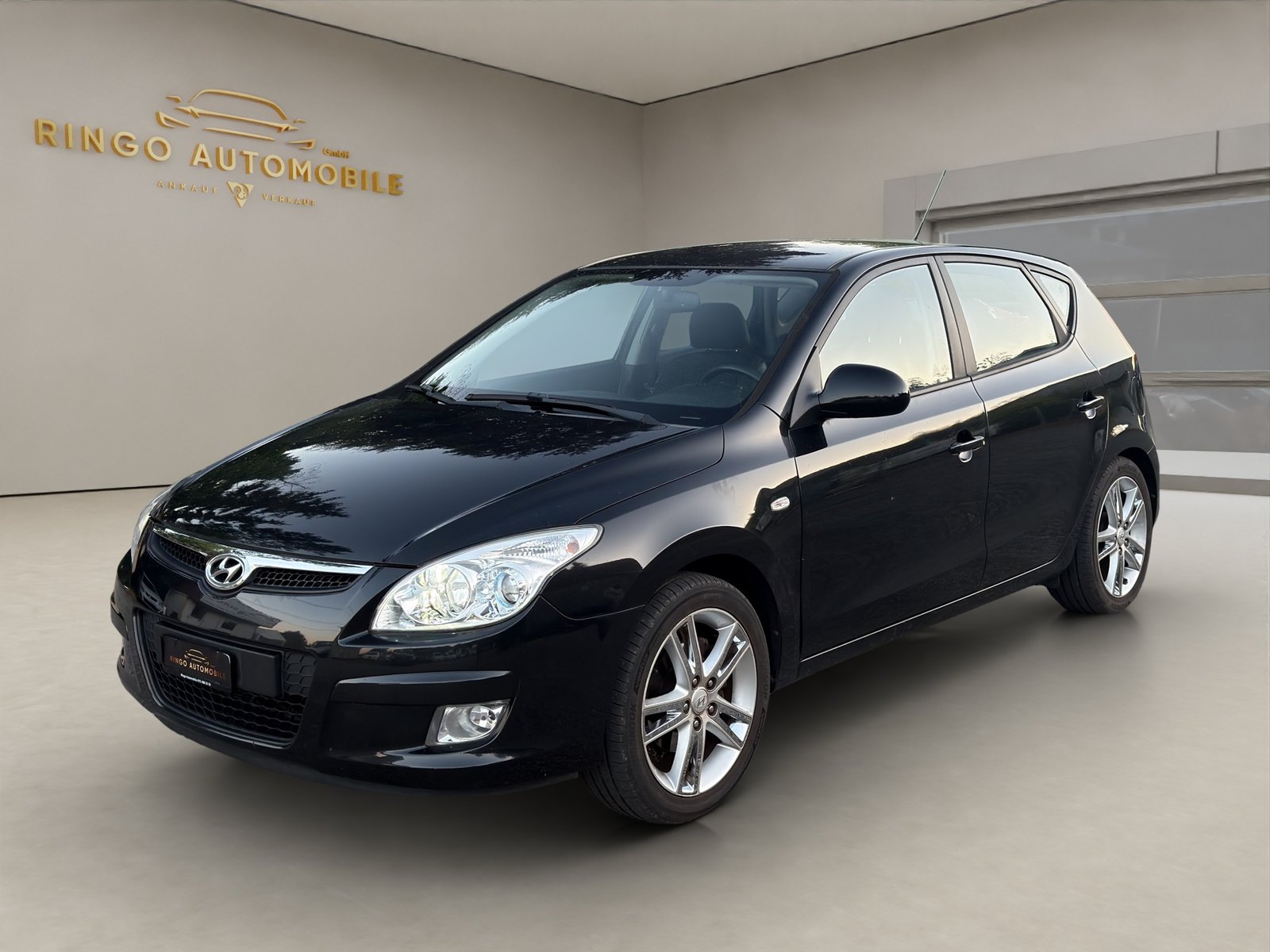 HYUNDAI i30 2.0 Premium, Petrol, Second hand / Used, Manual - 3