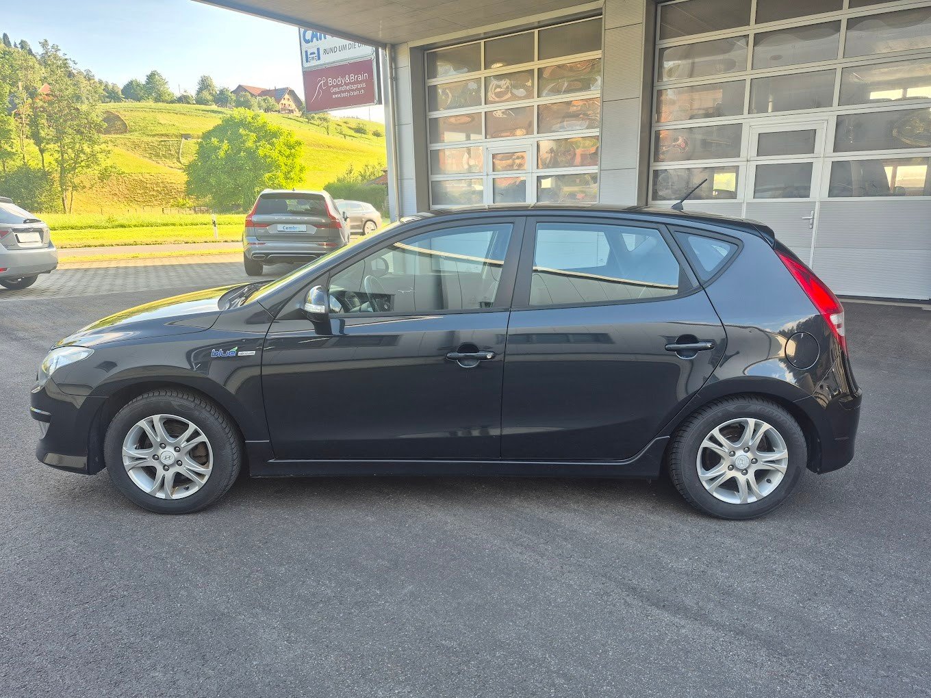 HYUNDAI i30 1.6 Swiss Plus Edition, Benzina, Occasioni / Usate, Manuale - 2