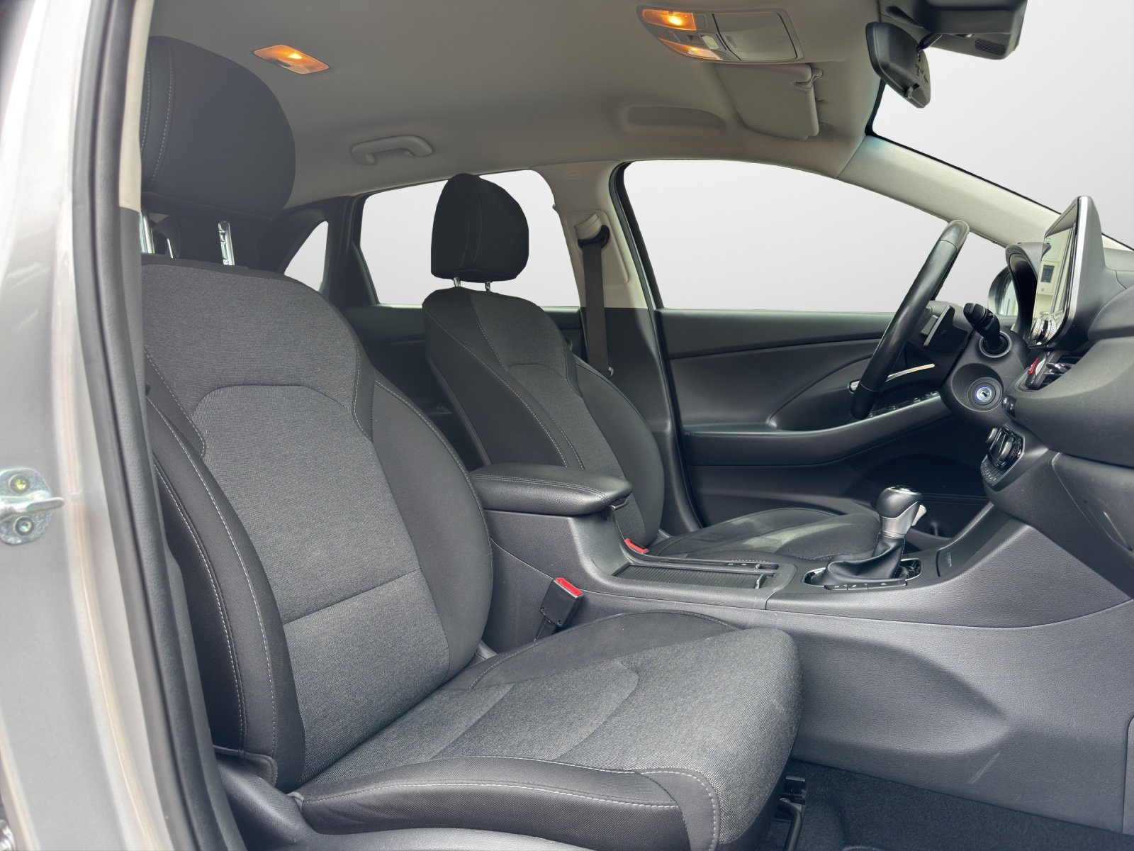 HYUNDAI i30 1.5 T-GDi Amplia, Mild-Hybrid Petrol/Electric, Second hand / Used, Automatic - 6