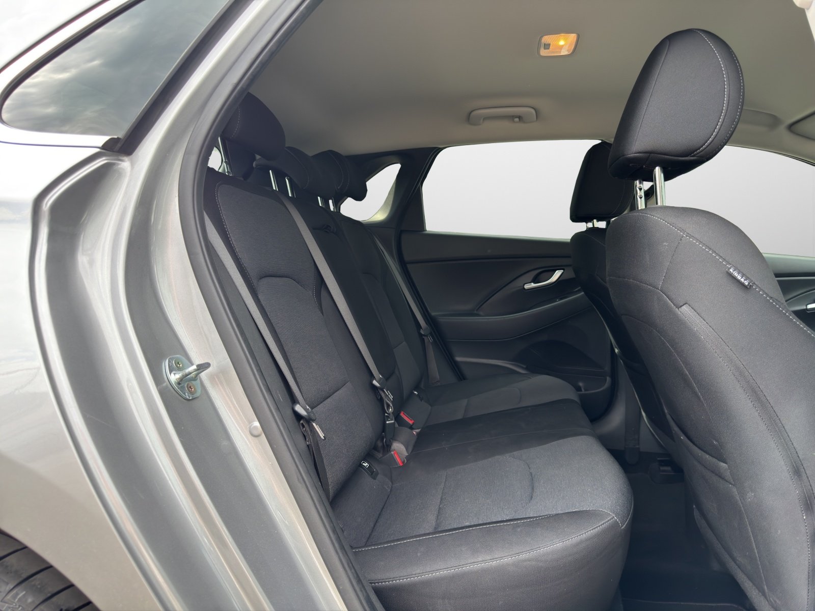 HYUNDAI i30 1.5 T-GDi Amplia, Mild-Hybrid Petrol/Electric, Second hand / Used, Automatic - 7