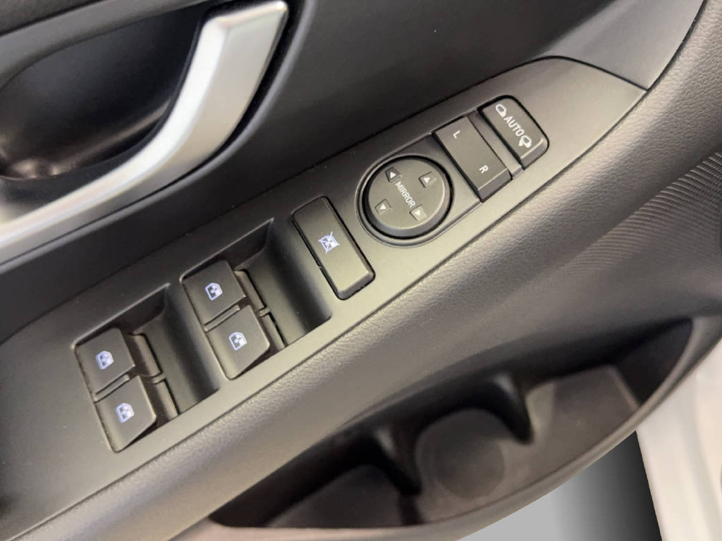 HYUNDAI i30 1.5 T-GDi Amplia, Mild-Hybrid Petrol/Electric, Second hand / Used, Automatic - 3
