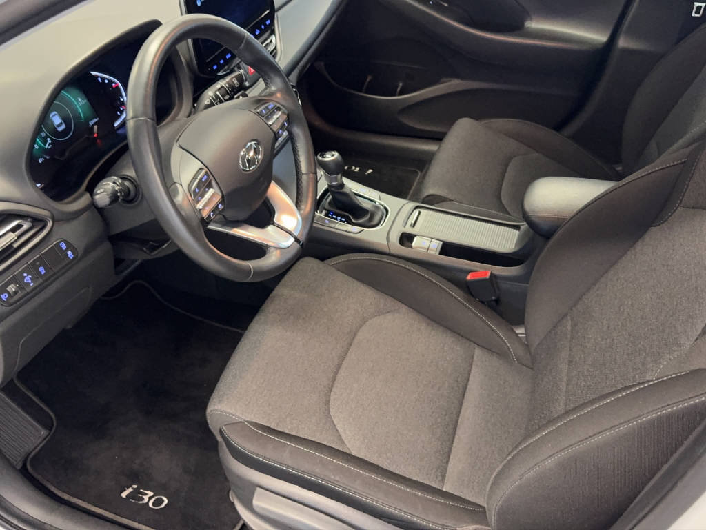 HYUNDAI i30 1.5 T-GDi Amplia, Mild-Hybrid Petrol/Electric, Second hand / Used, Automatic - 4