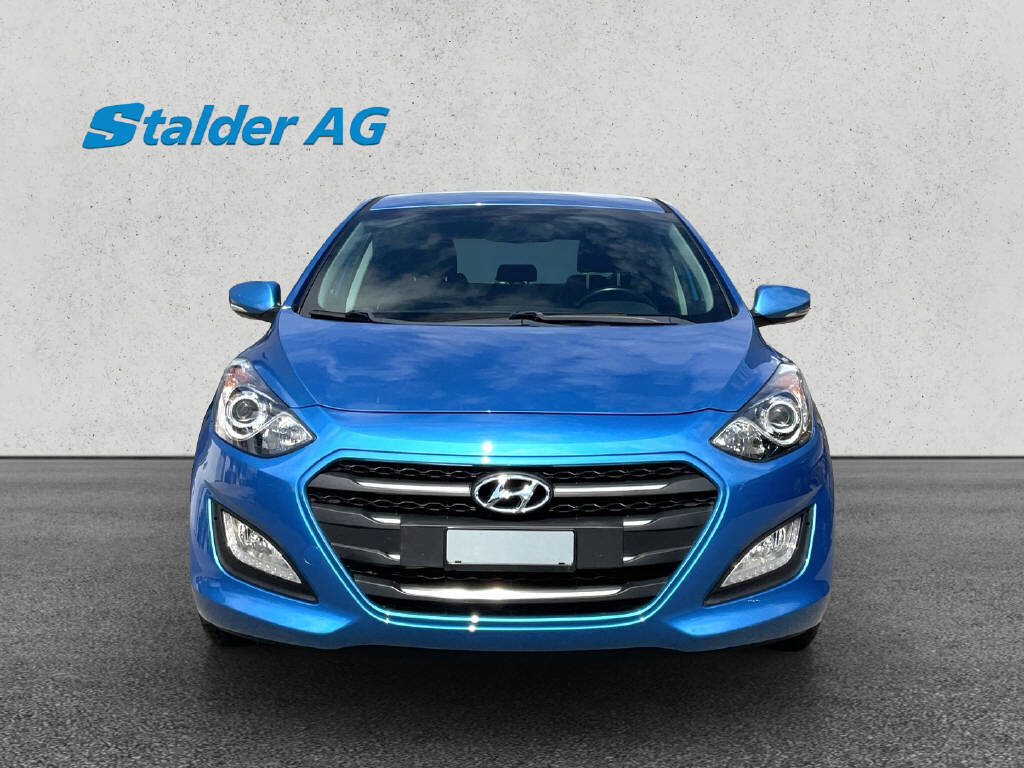 HYUNDAI i30 1.6 GDi Amplia, Petrol, Second hand / Used, Automatic - 2