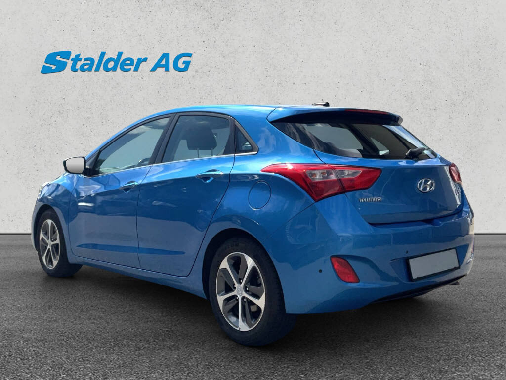 HYUNDAI i30 1.6 GDi Amplia, Petrol, Second hand / Used, Automatic - 4