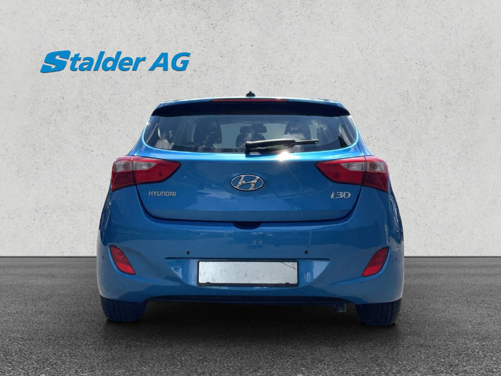 HYUNDAI i30 1.6 GDi Amplia, Petrol, Second hand / Used, Automatic - 5
