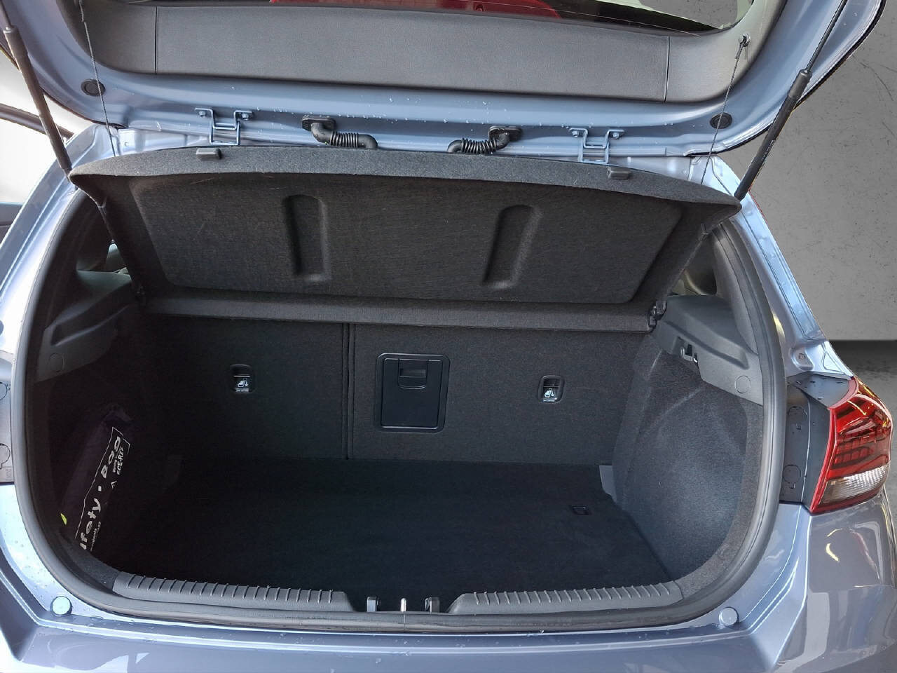 HYUNDAI i30 1.5 T-GDi Vertex, Mild-Hybrid Benzin/Elektro, Occasion / Gebraucht, Automatik - 6