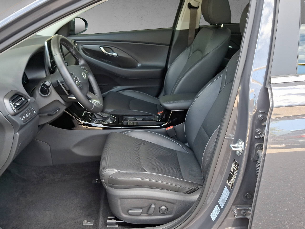 HYUNDAI i30 1.5 T-GDi Vertex, Mild-Hybrid Benzin/Elektro, Occasion / Gebraucht, Automatik - 7