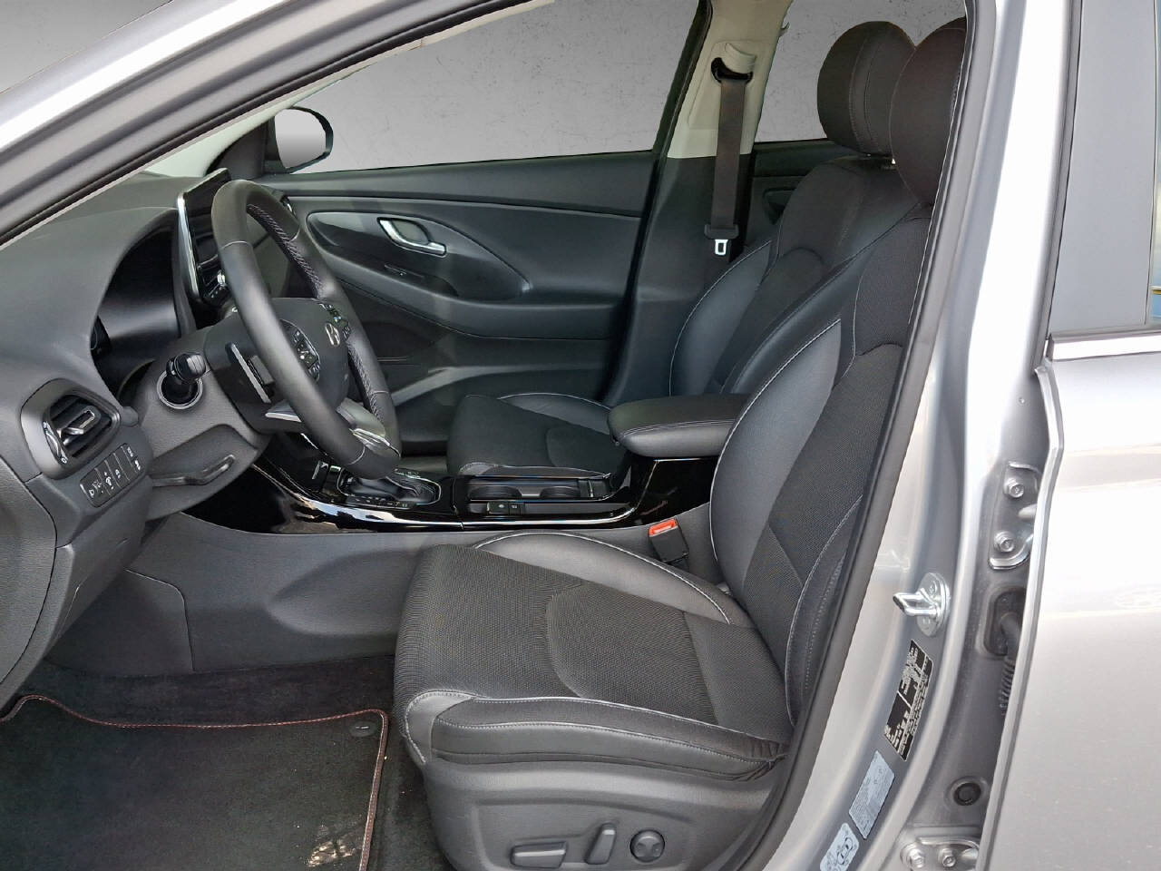 HYUNDAI i30 1.5 T-GDi Vertex, Mild-Hybrid Benzin/Elektro, Occasion / Gebraucht, Automatik - 7