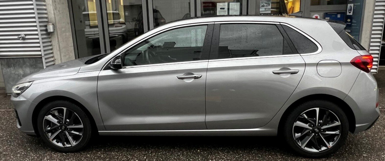 HYUNDAI i30 1.5 T-GDi Vertex, Mild-Hybrid Benzin/Elektro, Occasion / Gebraucht, Automatik - 2