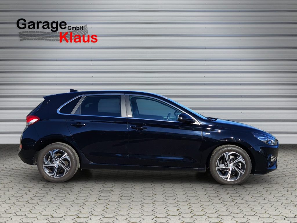 HYUNDAI i30 1.5 T-GDi Amplia 48V MH DCT, Mild-Hybrid Petrol/Electric, Second hand / Used, Automatic - 7