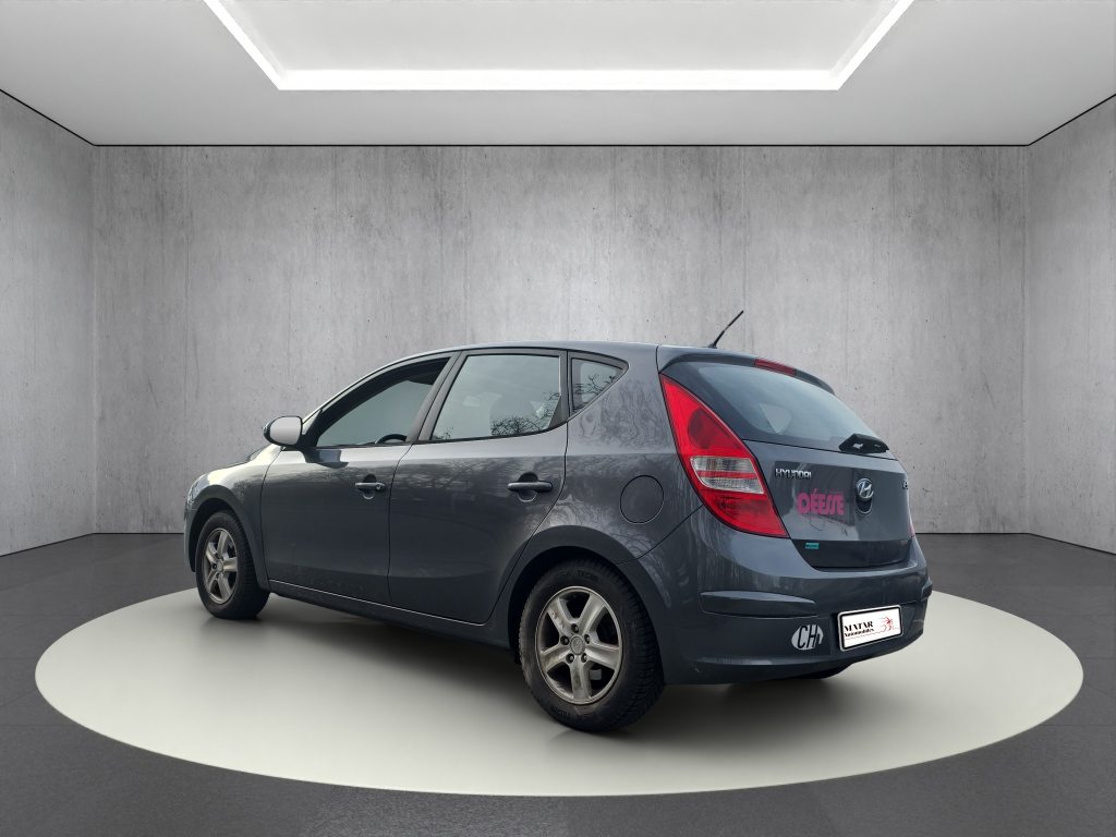 HYUNDAI I30 1.6 Style, Essence, Occasion / Utilisé, Manuelle - 6