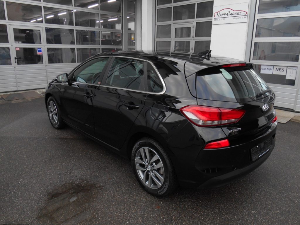 HYUNDAI I30 1.4 T-GDi Launch, Essence, Occasion / Utilisé, Manuelle - 2