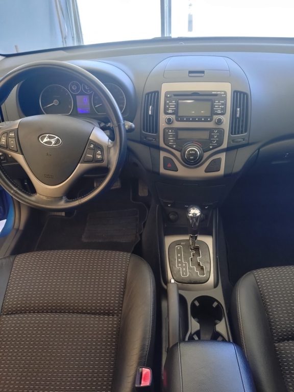 HYUNDAI I30 2.0 Premium, Essence, Occasion / Utilisé, Automatique - 5