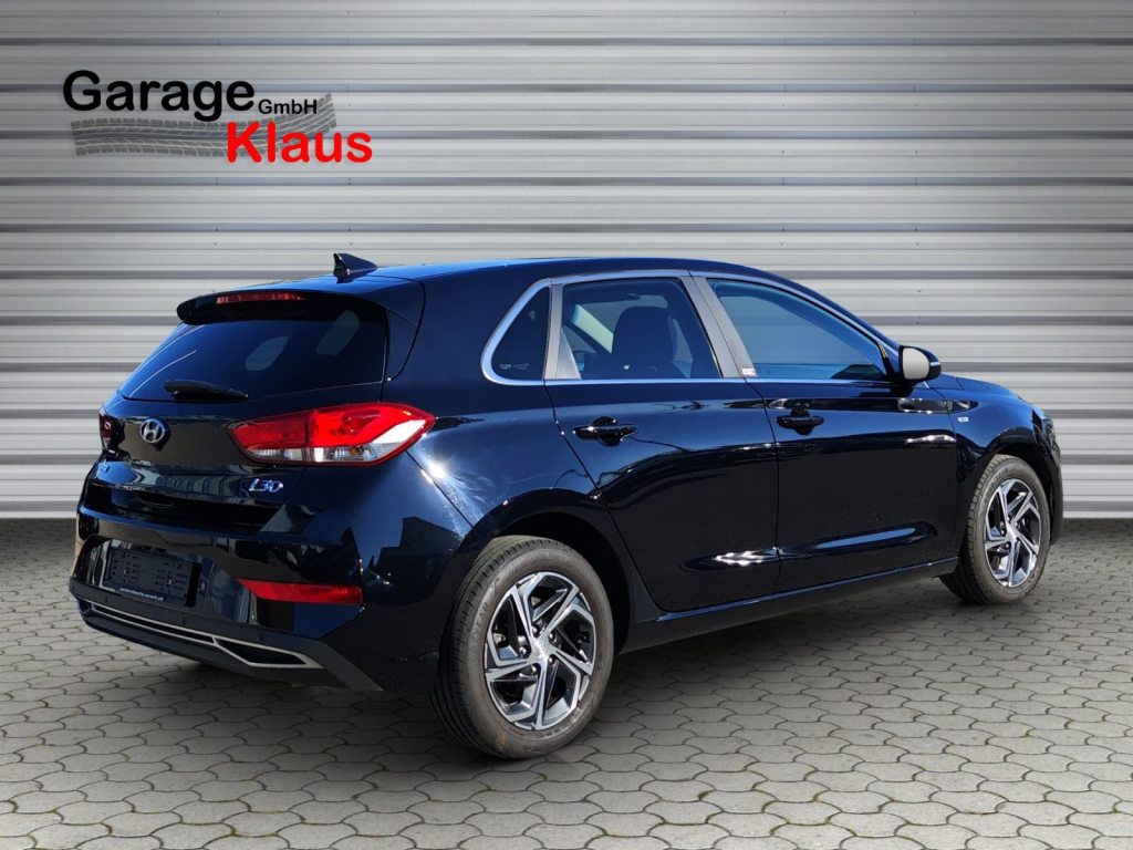 HYUNDAI i30 1.5 T-GDi Amplia 48V MH DCT, Mild-Hybrid Petrol/Electric, Second hand / Used, Automatic - 6