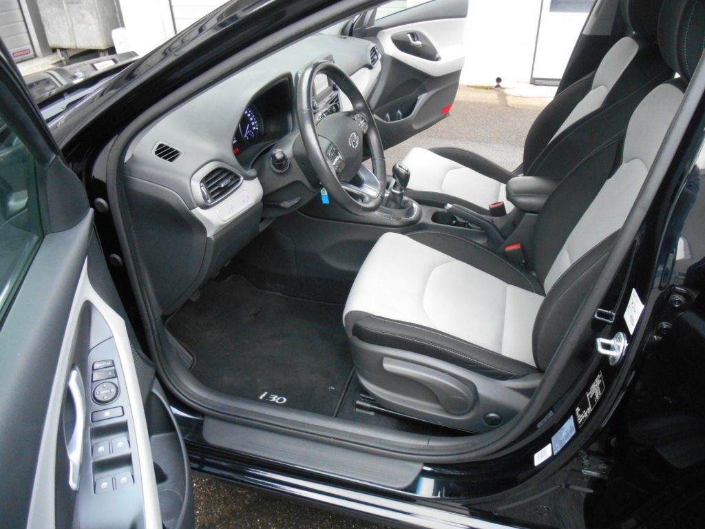 HYUNDAI I30 1.4 T-GDi Launch, Essence, Occasion / Utilisé, Manuelle - 6
