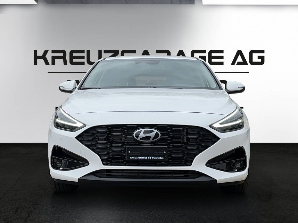 HYUNDAI i30 1.5 T-GDi Amplia, Mild-Hybrid Benzin/Elektro, Vorführwagen, Automatik - 2