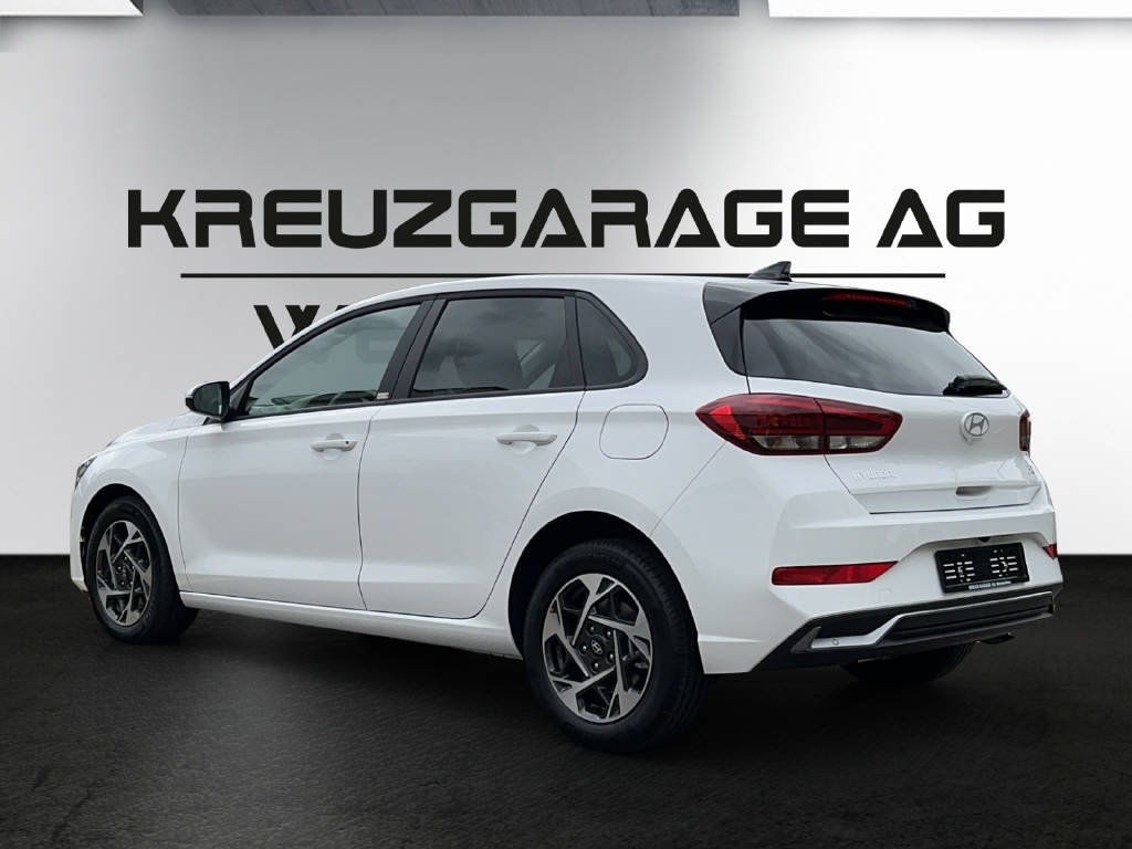 HYUNDAI i30 1.5 T-GDi Amplia, Mild-Hybrid Benzin/Elektro, Vorführwagen, Automatik - 4
