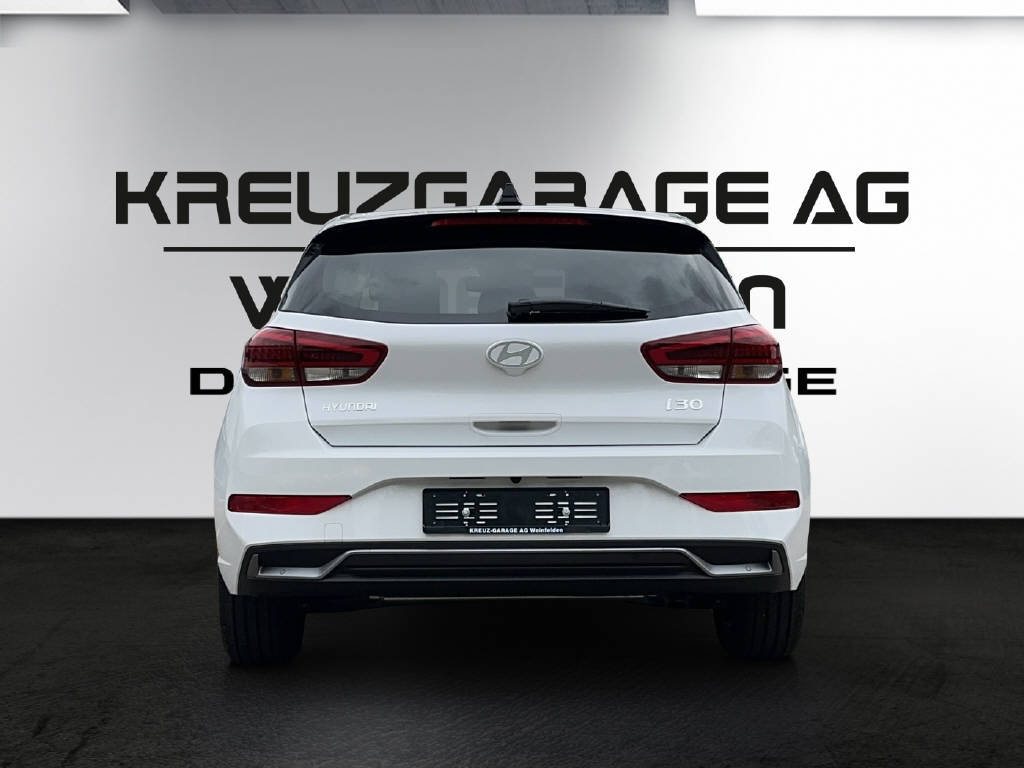 HYUNDAI i30 1.5 T-GDi Amplia, Mild-Hybrid Benzin/Elektro, Vorführwagen, Automatik - 5