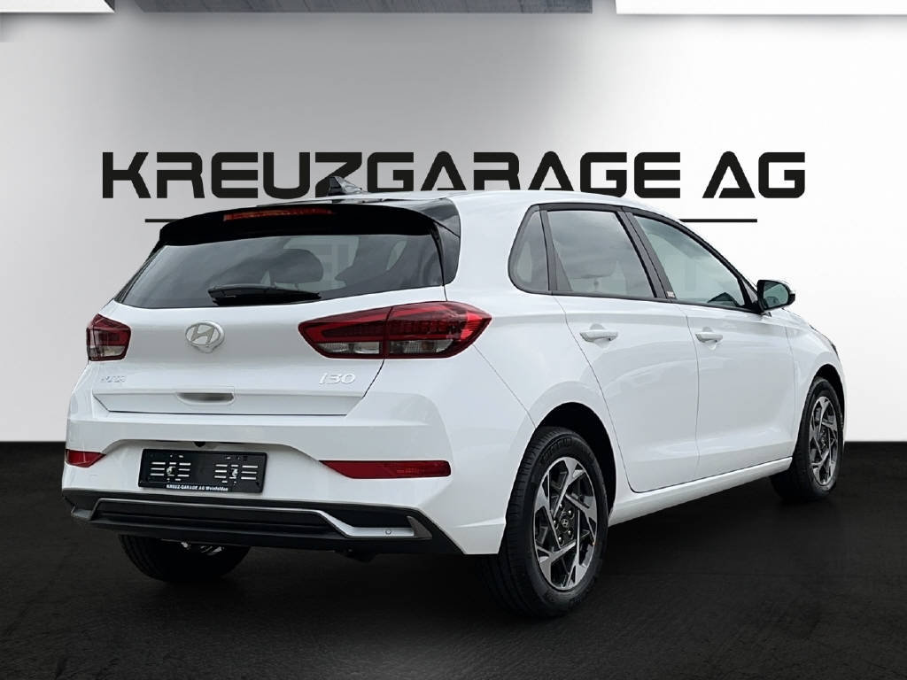 HYUNDAI i30 1.5 T-GDi Amplia, Mild-Hybrid Benzin/Elektro, Vorführwagen, Automatik - 6