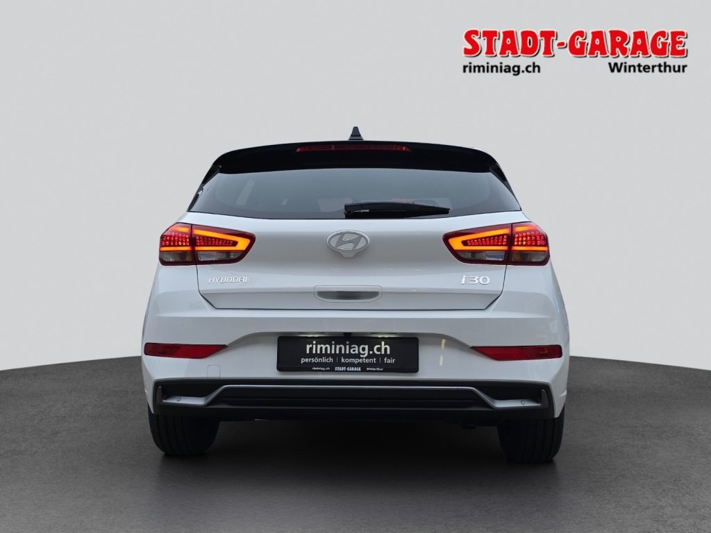 HYUNDAI i30 1.5 T-GDi Amplia, Mild-Hybrid Benzin/Elektro, Vorführwagen, Automatik - 5