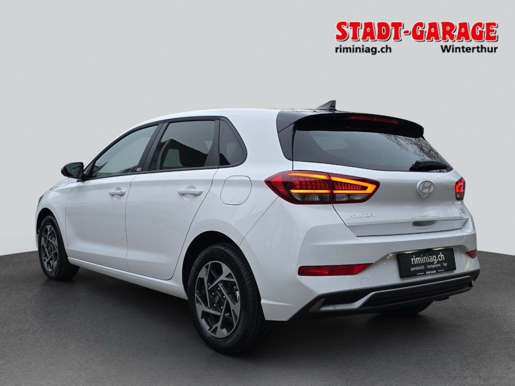 HYUNDAI i30 1.5 T-GDi Amplia, Mild-Hybrid Benzin/Elektro, Vorführwagen, Automatik - 6