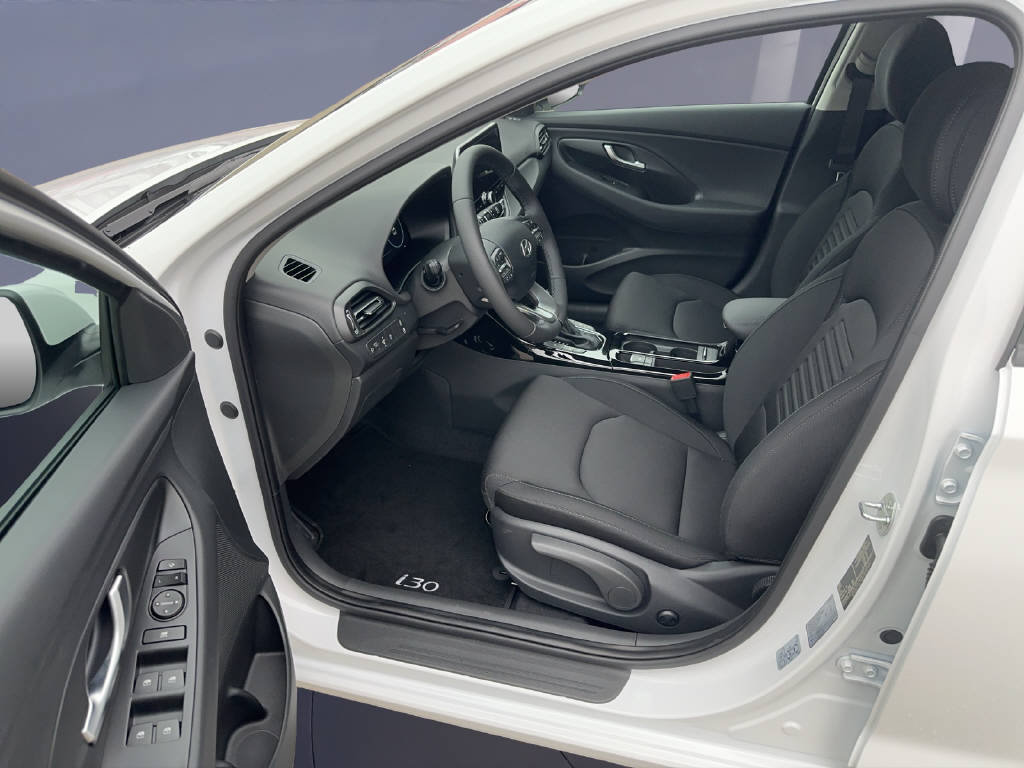 HYUNDAI i30 1.5 T-GDi Amplia, Hybride Léger Essence/Électricité, Voiture de démonstration, Automatique - 6