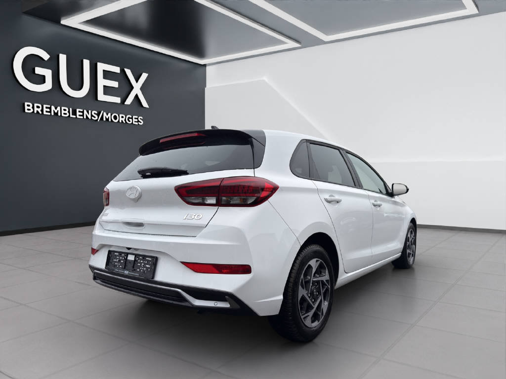 HYUNDAI i30 1.5 T-GDi Amplia, Mild-Hybrid Benzin/Elektro, Vorführwagen, Automat - 5